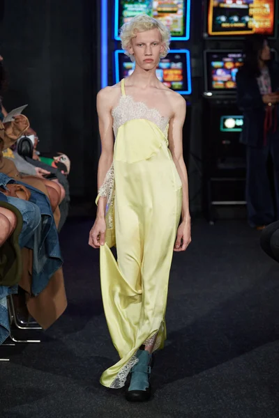 Look 2